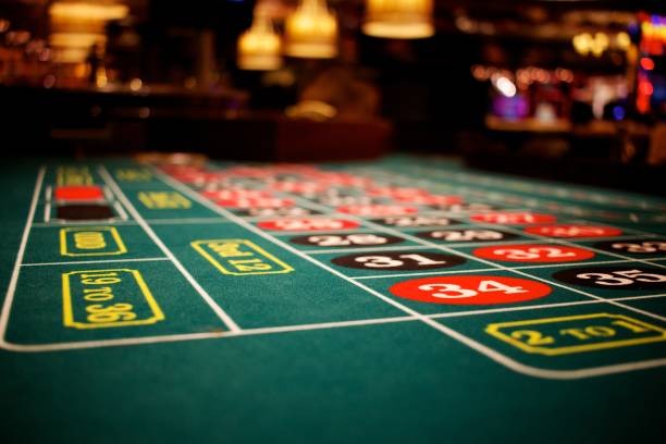 Ninja vs Samurai live-dealer table on omsipit with card display and betting layout
